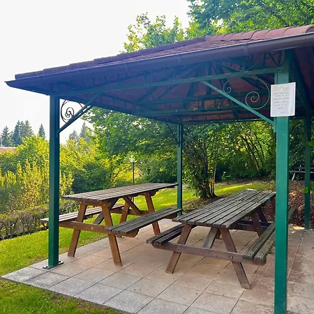 Solarium E Area Giochi - Vicino Ad Asiago - Garage