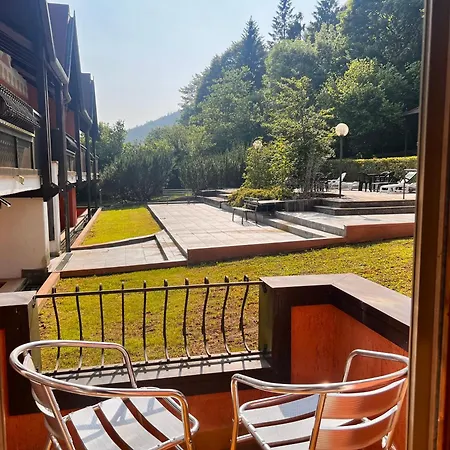 アパート Solarium E Area Giochi - Vicino Ad Asiago - Garage ロアーナ